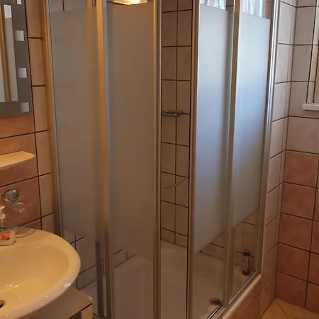 Landhaus Crisante * جارمش بارتنكيرشن