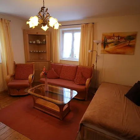 Landhaus Crisante بيت للعطل